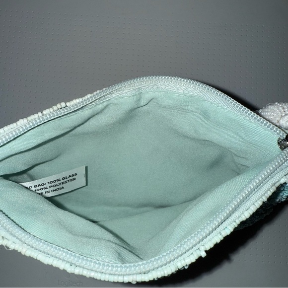 EUC Beaded Shell pouch in Blue and White - Picture 5 of 5